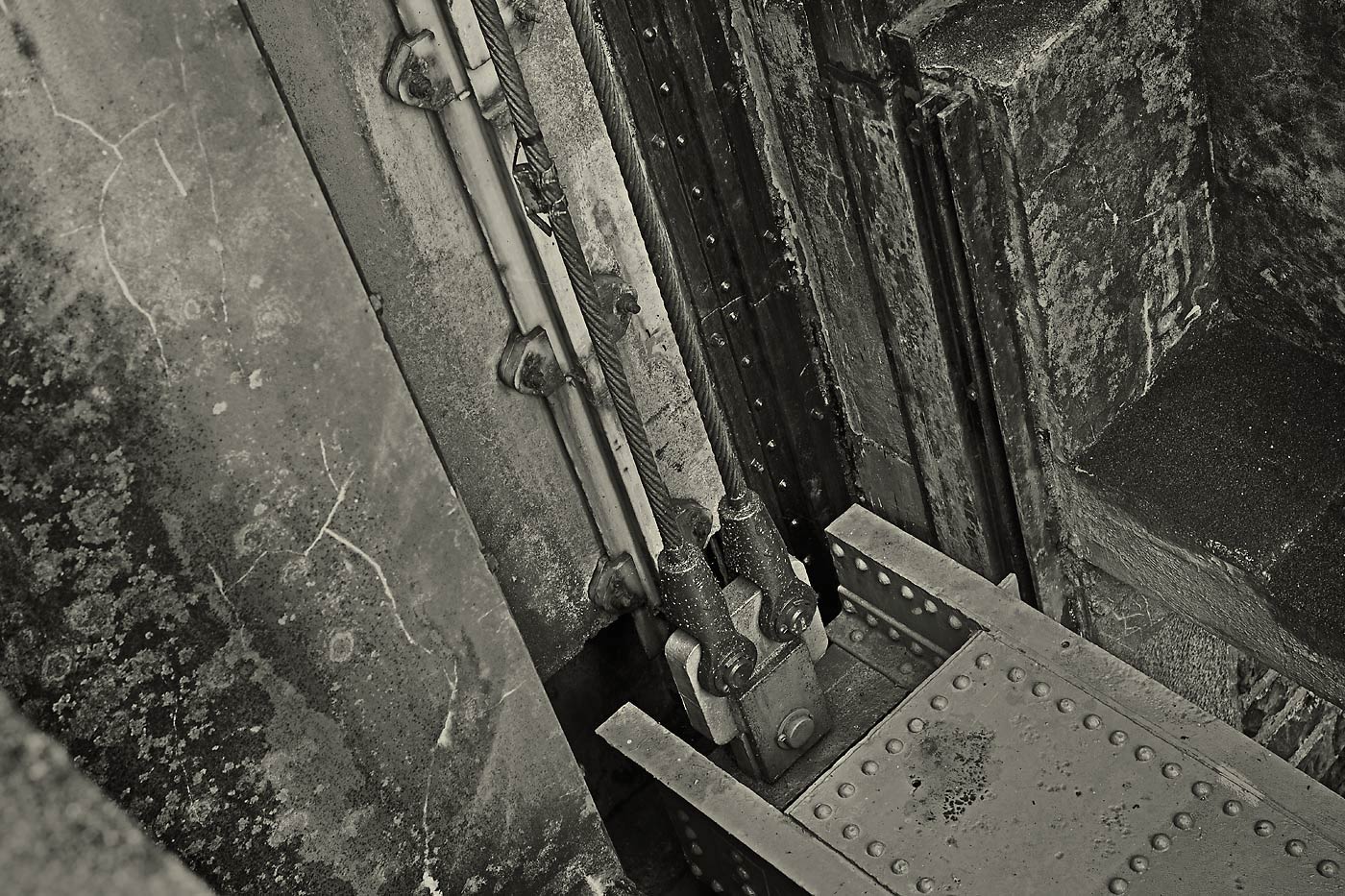 afsluitdijk sluisdeur - Martin Rijpstra  fotograaf Leeuwarden
