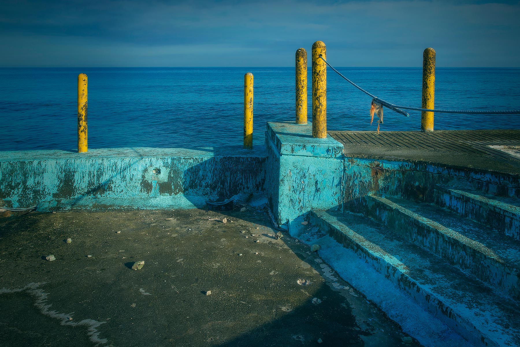 Cuba Havana pool blauw geel - Martin Rijpstra fotograaf Leeuwarden